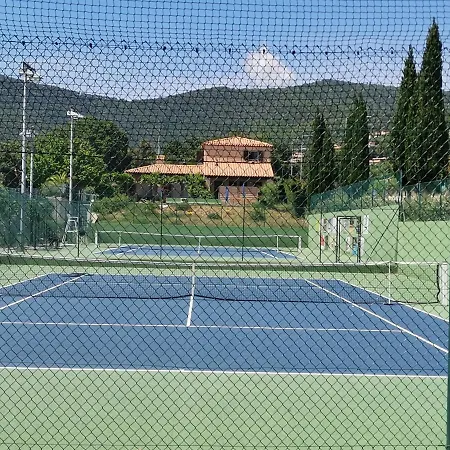 Agreable Mazet 6 Pers Dans Le Golfe De St Tropez